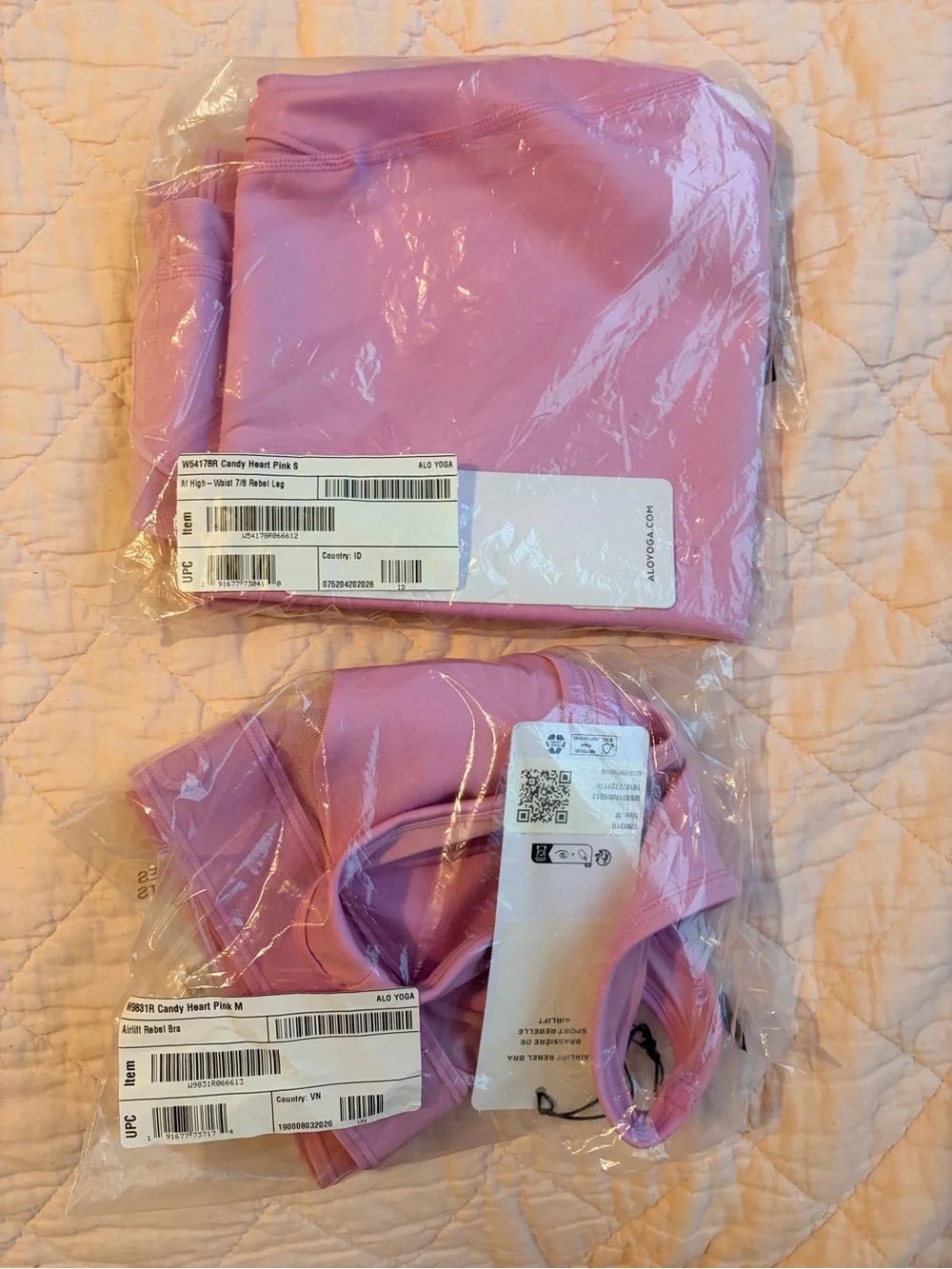 NWT Alo Yoga Airlift Rebel Bra & Leggings Set